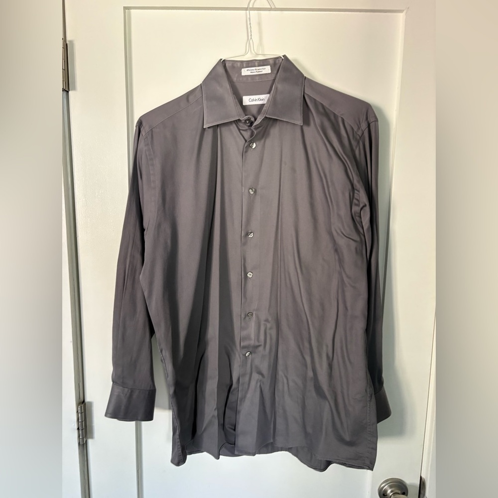 Calvin Klein Men's Charcoal Gray Long-Sleeve Dress Shirt